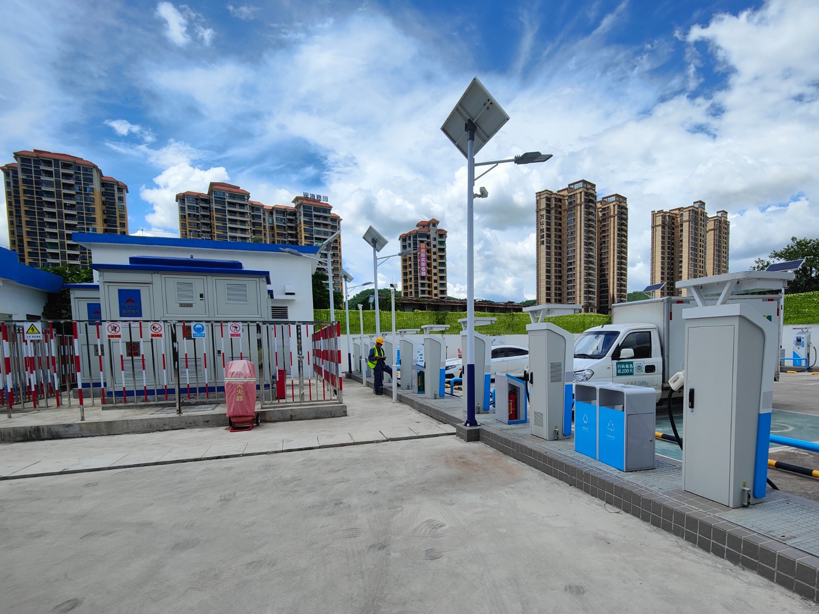 阳江市市石油公司充电站.jpg 阳江市市石油公司充电站.jpg